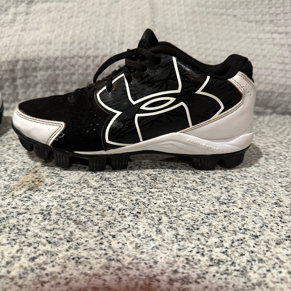 Boys UA Baseball Cleats